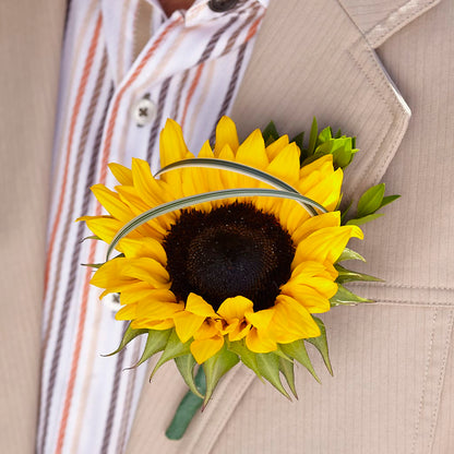 Free Spirit Boutonniere –  Blossom Street Florist, Lauderhill FL